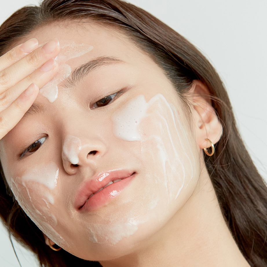 Gel Cleanser Model A-Cut 4 copy